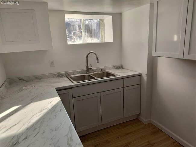 Building Photo - 18080 Westphalia St