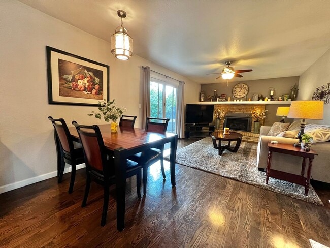 Building Photo - Remodeled 4 Bedroom 2 Bathroom Home in Fort Collins!