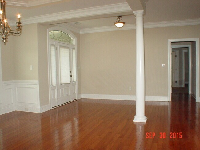 Building Photo - 124 Hurdle Ln