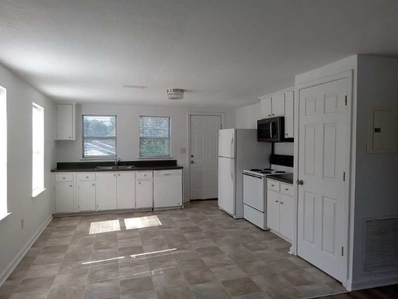 Building Photo - 1621 AL-27