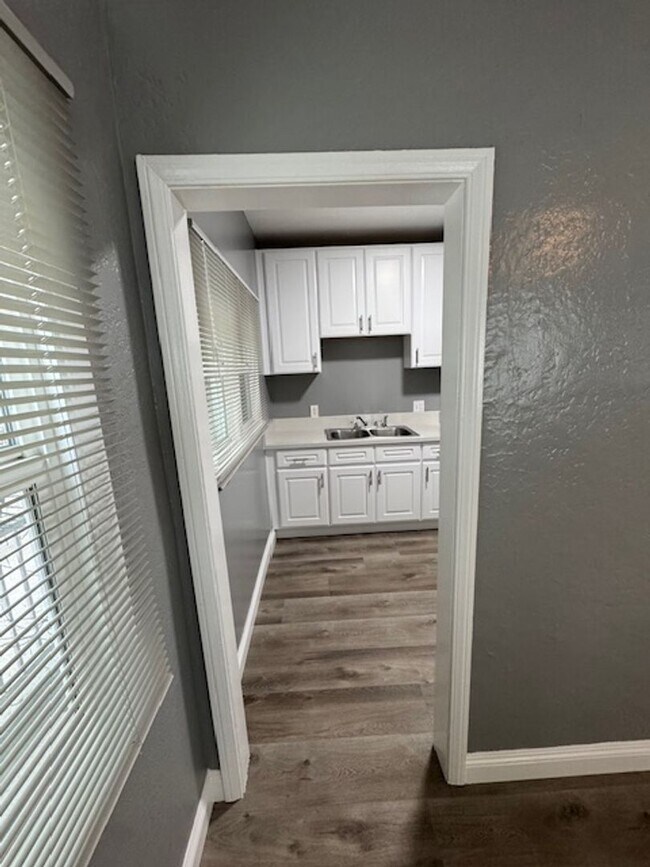 Building Photo - 714 Lime Ave