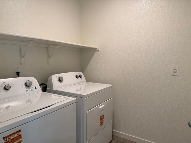 Building Photo - Brand new beautiful home! Please read enti...