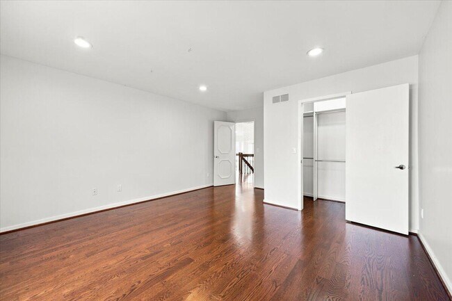 Building Photo - 6122 Trailwood Ln