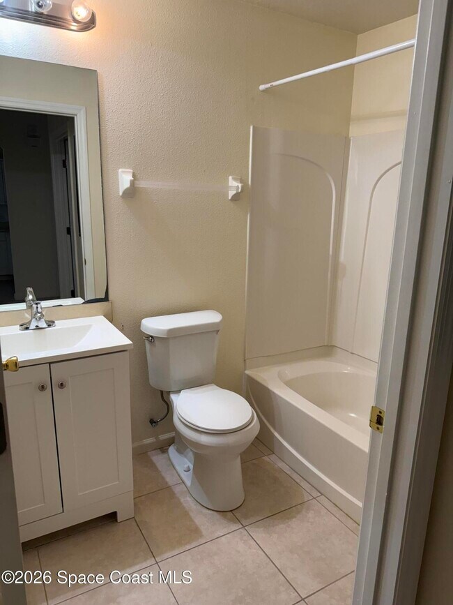 Building Photo - 950 Luminary Cir