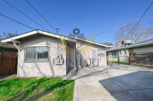 Building Photo - 630 E Dudley Ave