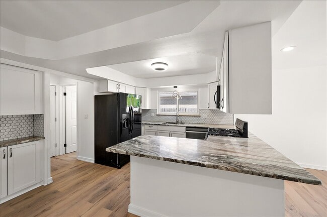 Building Photo - 11489 Anna Lisa Dr