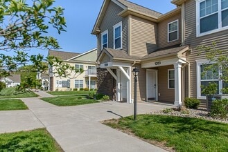 Building Photo - 806 New Terrace Ln