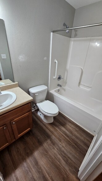 Building Photo - 200 Grantham Cir