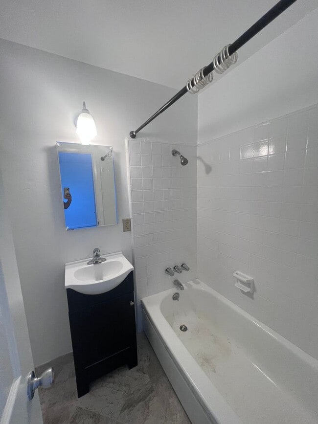 Primary Photo - Midtown Ventura - One bedroom, one bath up...