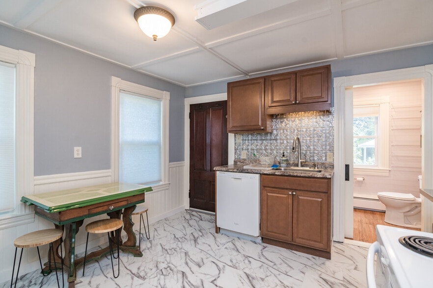 kitchen as room for eat-in table - 5 Greenwood Ct