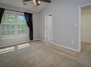 Building Photo - 1215 Heritage Commons Ct