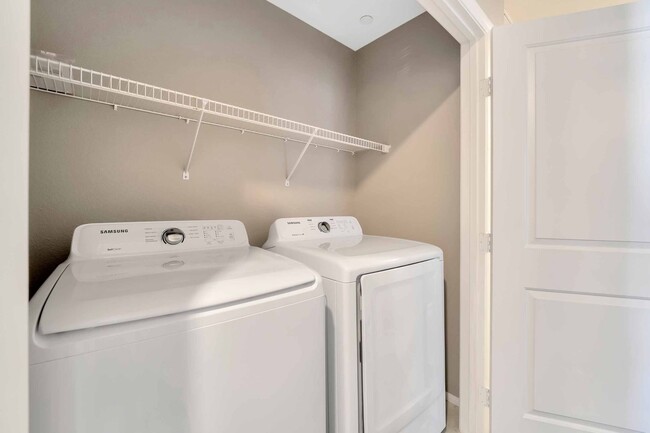 Building Photo - Desirable Southwest Townhome: Luxury Living!