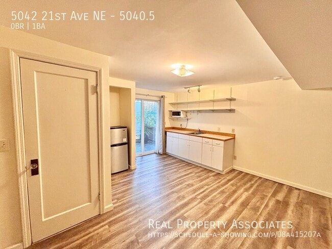 Building Photo - 5042 21st Ave NE