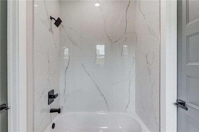 Building Photo - 37 Deer Cyn Dr