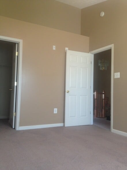 Building Photo - 328 Kestrel Dr