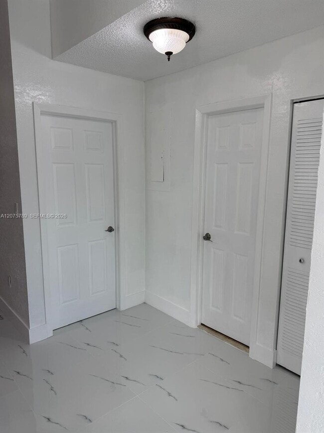 Building Photo - 2775 W 71st Pl