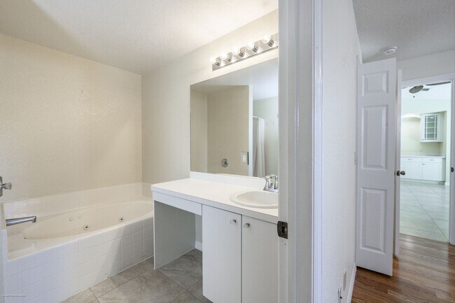 Building Photo - PRICE DROP!! ANNUAL UNFURNISHED HOME IN PUNTA GORDA