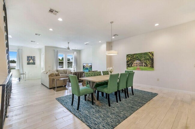 Building Photo - 3737 Bienville Ave
