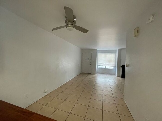 Building Photo - 544 S Wilson St