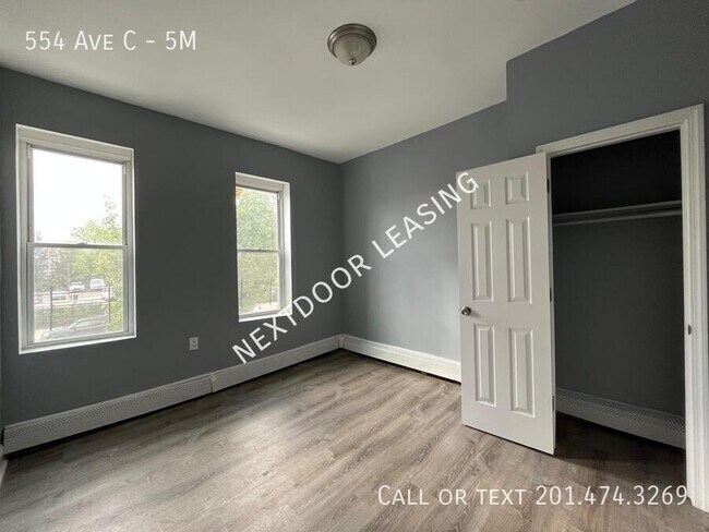 Building Photo - 554 Avenue C