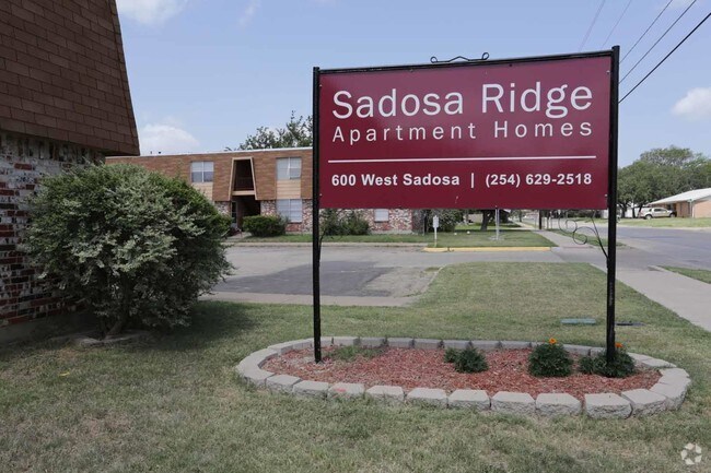 Building Photo - Sadosa Ridge