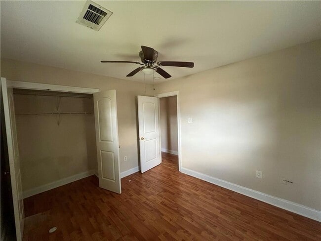 Building Photo - 2500 Campagna Dr