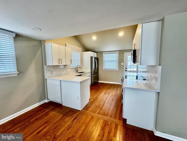 Building Photo - 551 Fern Hill Rd