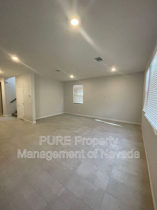 Building Photo - 9339 Observatory St