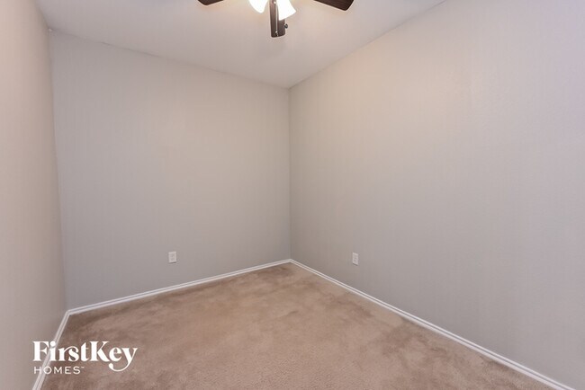 Building Photo - 14711 Myrtle Point Dr