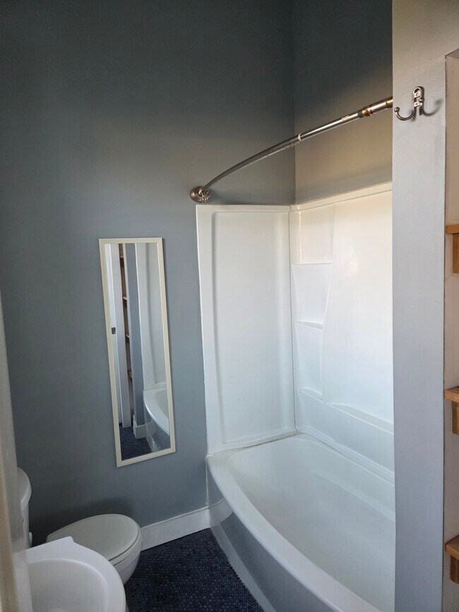 Building Photo - 1003 W Elsmere Pl