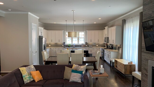 Building Photo - 955 Opelousas Way