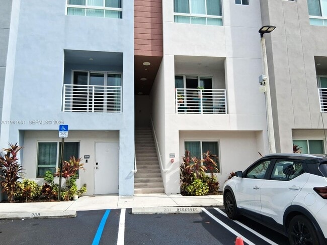 Building Photo - 2555 NE 193rd St