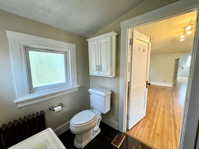 Building Photo - 505-507 W McMillan