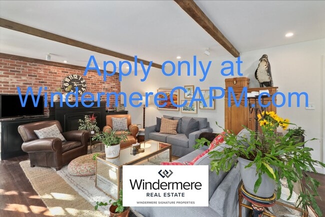 Building Photo - Stunning 5 Bed/3 Bath Home in Highly Desirable Fab Forties of East Sacramento!