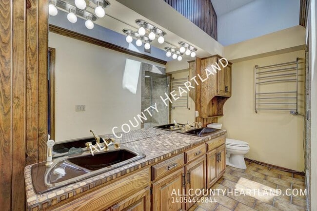 Building Photo - 10408 Casa Linda