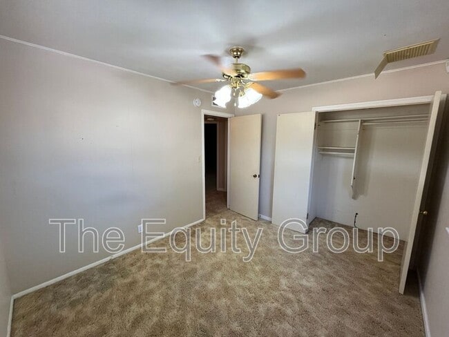 Building Photo - 228 W Teapot Dome Ave