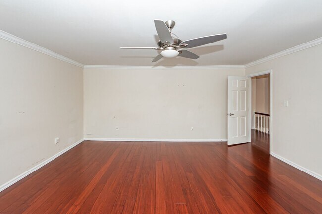 Building Photo - 4 Bedroom 2.5 Bath House in Montclair - We...