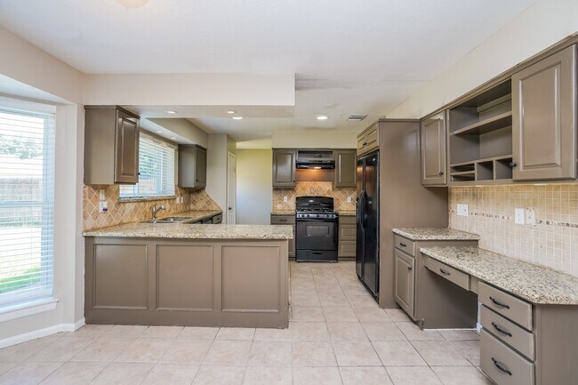 Building Photo - 7834 Sunny Ridge Dr