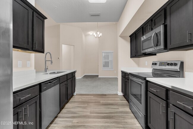 Building Photo - 4931 Key Lime Dr