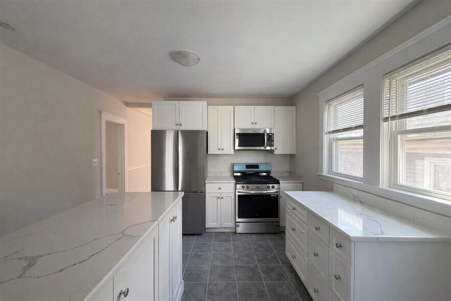 Building Photo - 441 Broadway