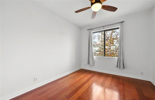 Building Photo - 330 Cordova St