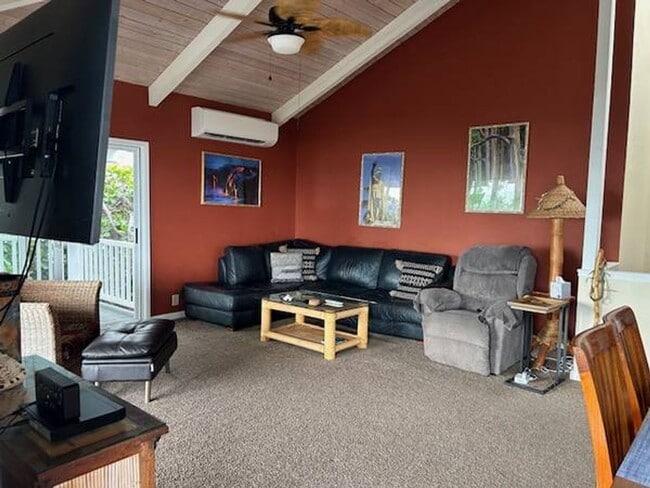 Building Photo - Furnished 3Bed, 2Bath Upstairs of House with Lanai
