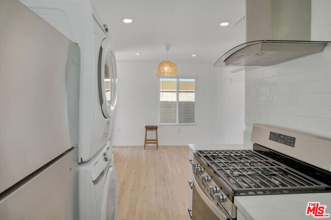 Building Photo - 1843 Norval St