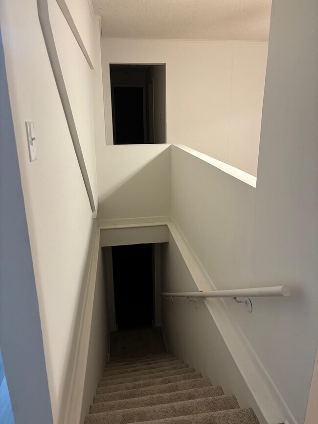 Building Photo - 4311 Ashland Dr