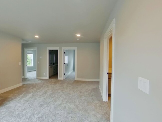 Building Photo - Newer home in The Nines in North Gilham