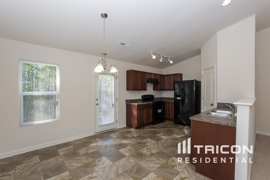 Building Photo - 322 Olde North Church Dr