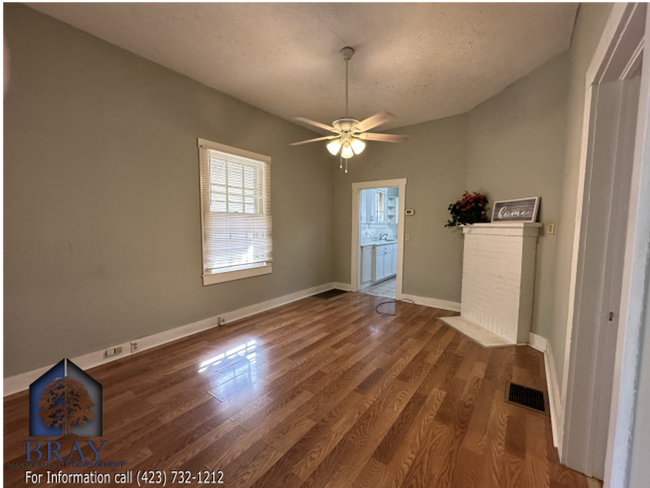 Building Photo - Cozy cottage in the heart of Kingsport!