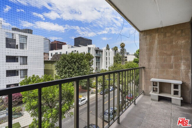 Building Photo - 10966 Rochester Ave