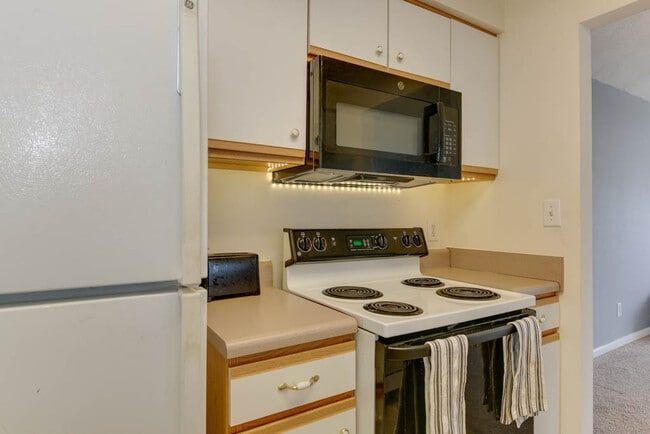 Building Photo - 3825 Rivanna River Reach