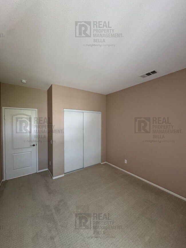 Building Photo - 756 Conlon Dr